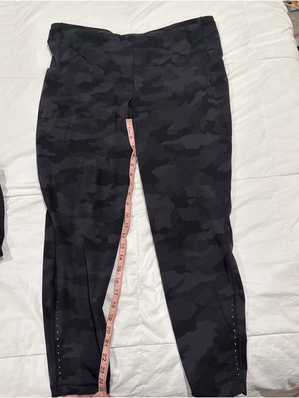Lululemon, Black Camo Active Leggings, size 20, 25” inseam